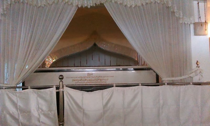 Kh Ahmad Asrori Al Ishaqi Kedinding Surabaya Mistikus Cinta