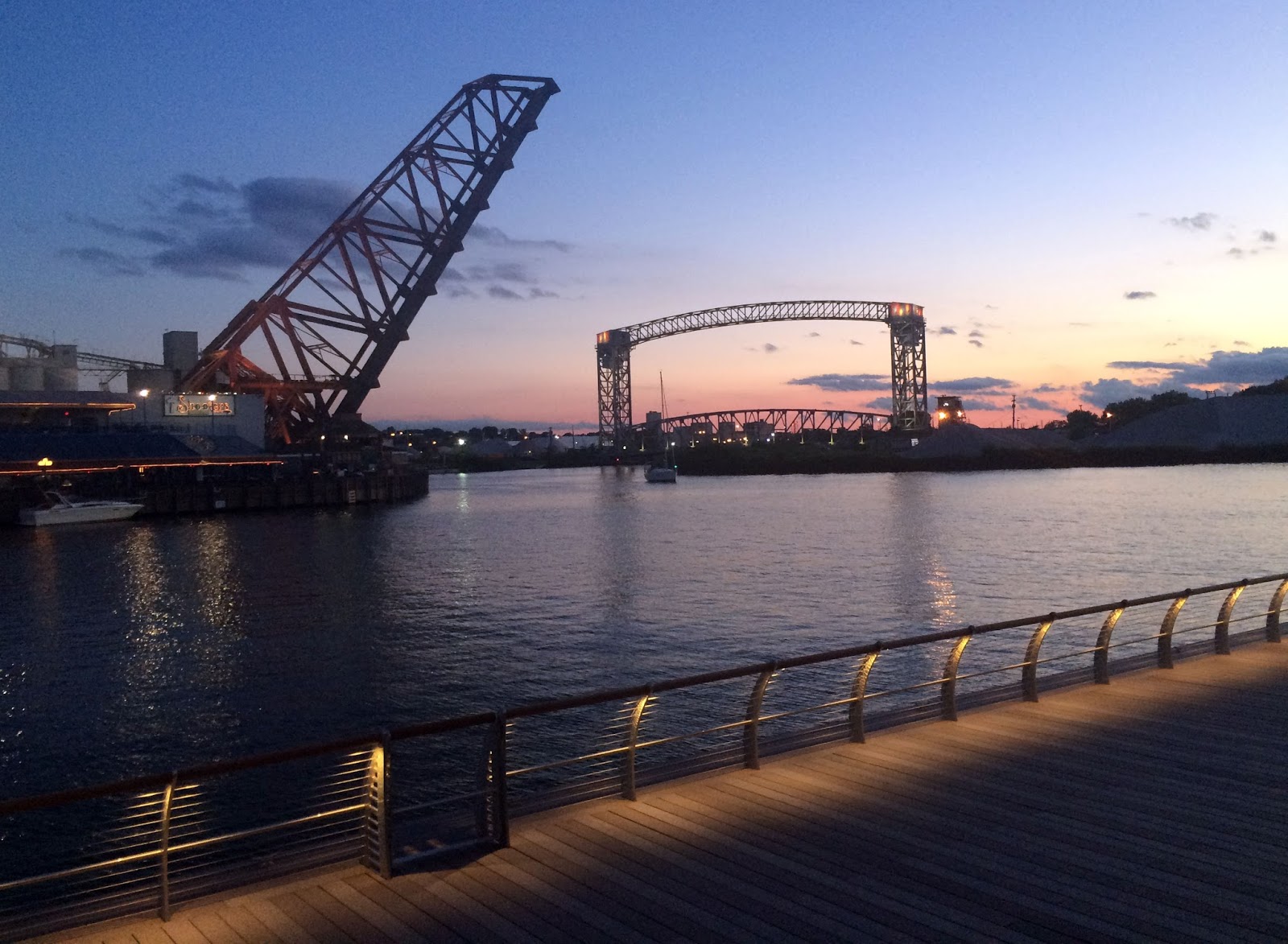 Bite Buff Alley Cat Oyster Bar