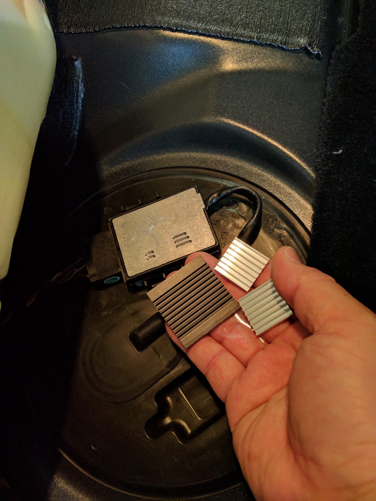 VW Passat B6 Fuel Pump Control Module replacement (because of battery