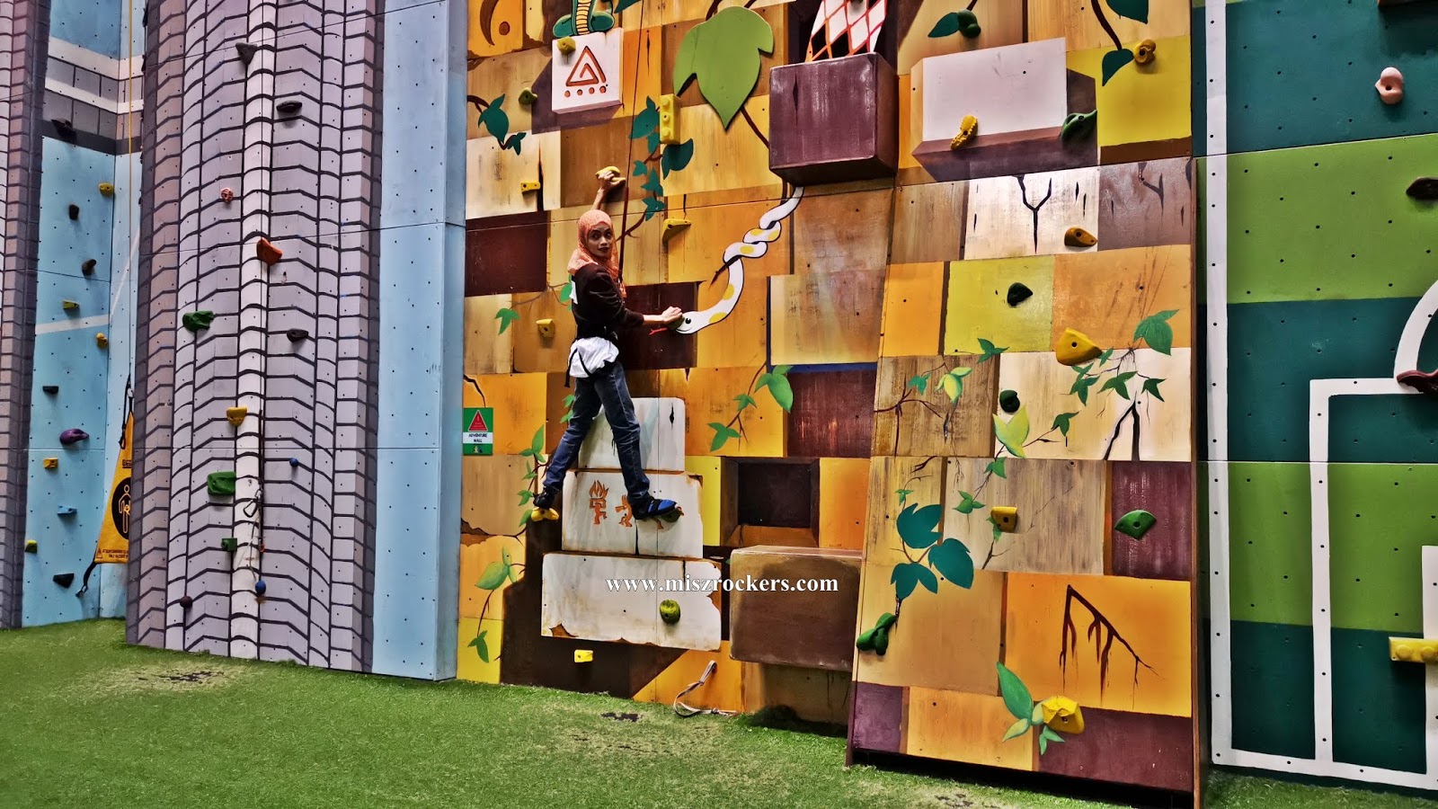 BEST INDOOR WALL CLIMBING DI ROCKY BASE CAMP AEON SHAH ALAM Ceritera