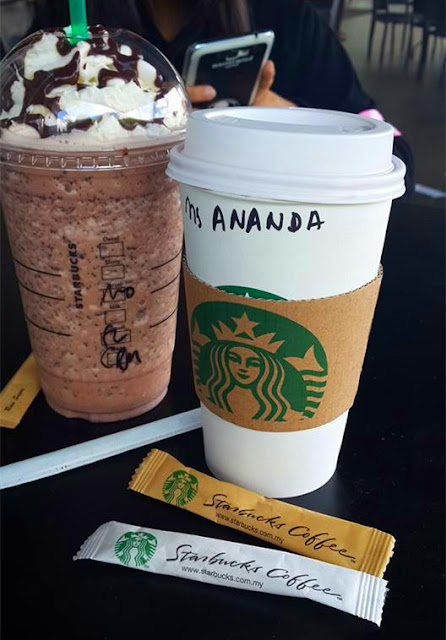 Bersantai Di Starbucks Coffee (Koleksi Foto Starbucks)