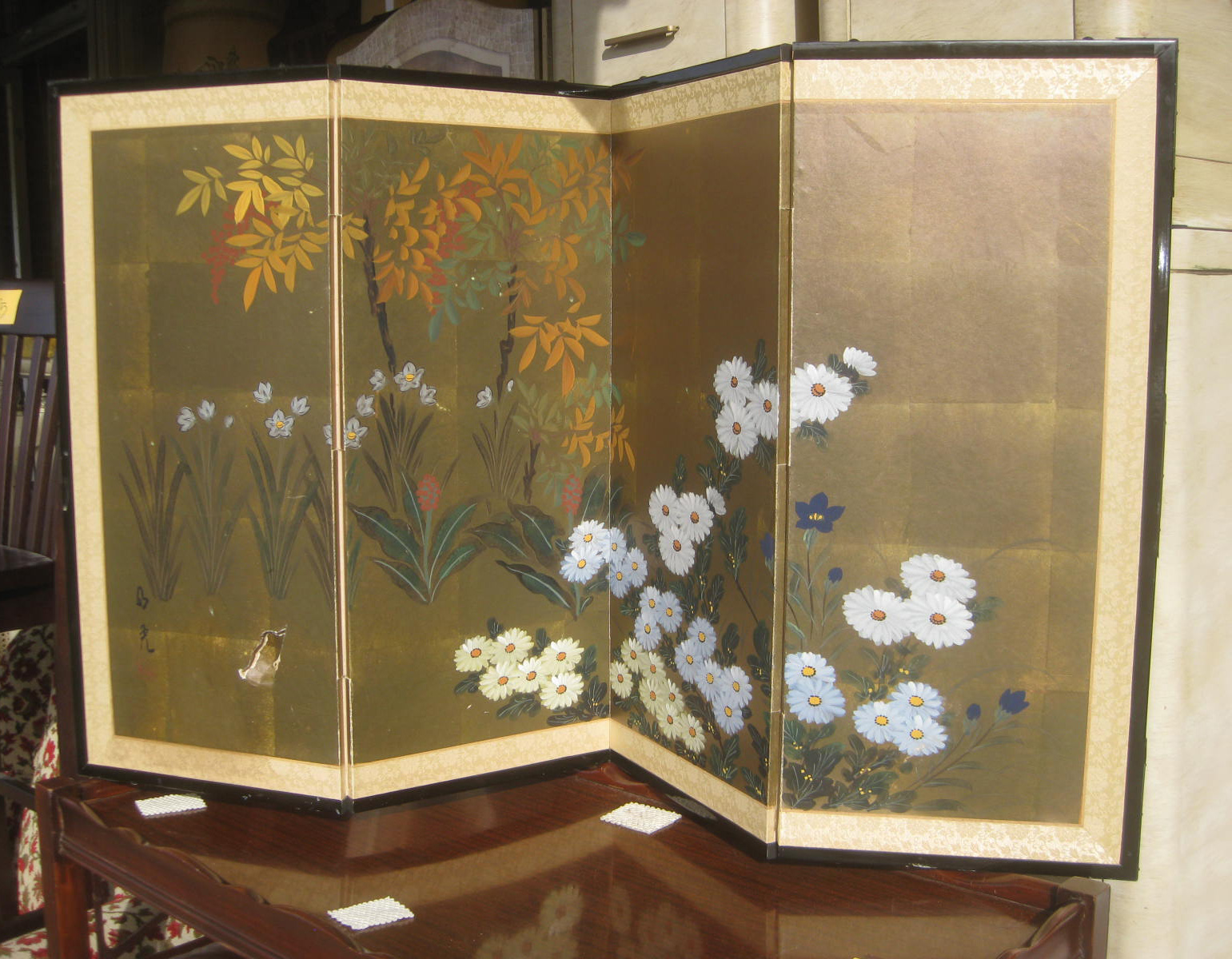 UHURU FURNITURE & COLLECTIBLES SOLD Small Folding Screen 25