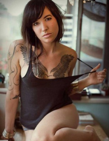 http://2.bp.blogspot.com/-z0yzQehwxac/TVlO04Q7vXI/AAAAAAAABqs/FtRpEkS52n4/s1600/Sexy+Wings+Tattoo+on+Breast.jpg