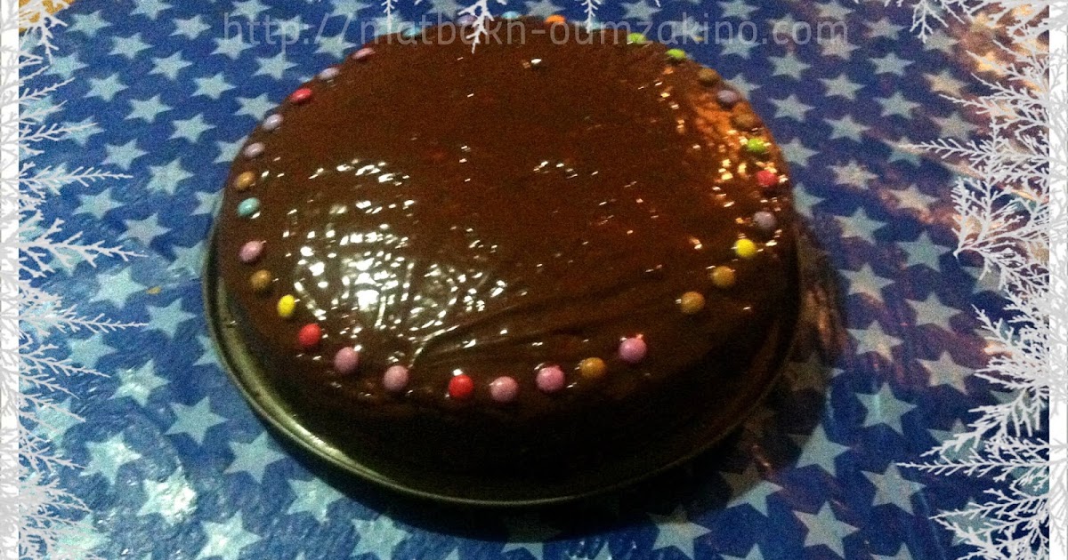Gateau Au Yaourt Glacage Chocolat Et Smarties Matbakh Oumzakino