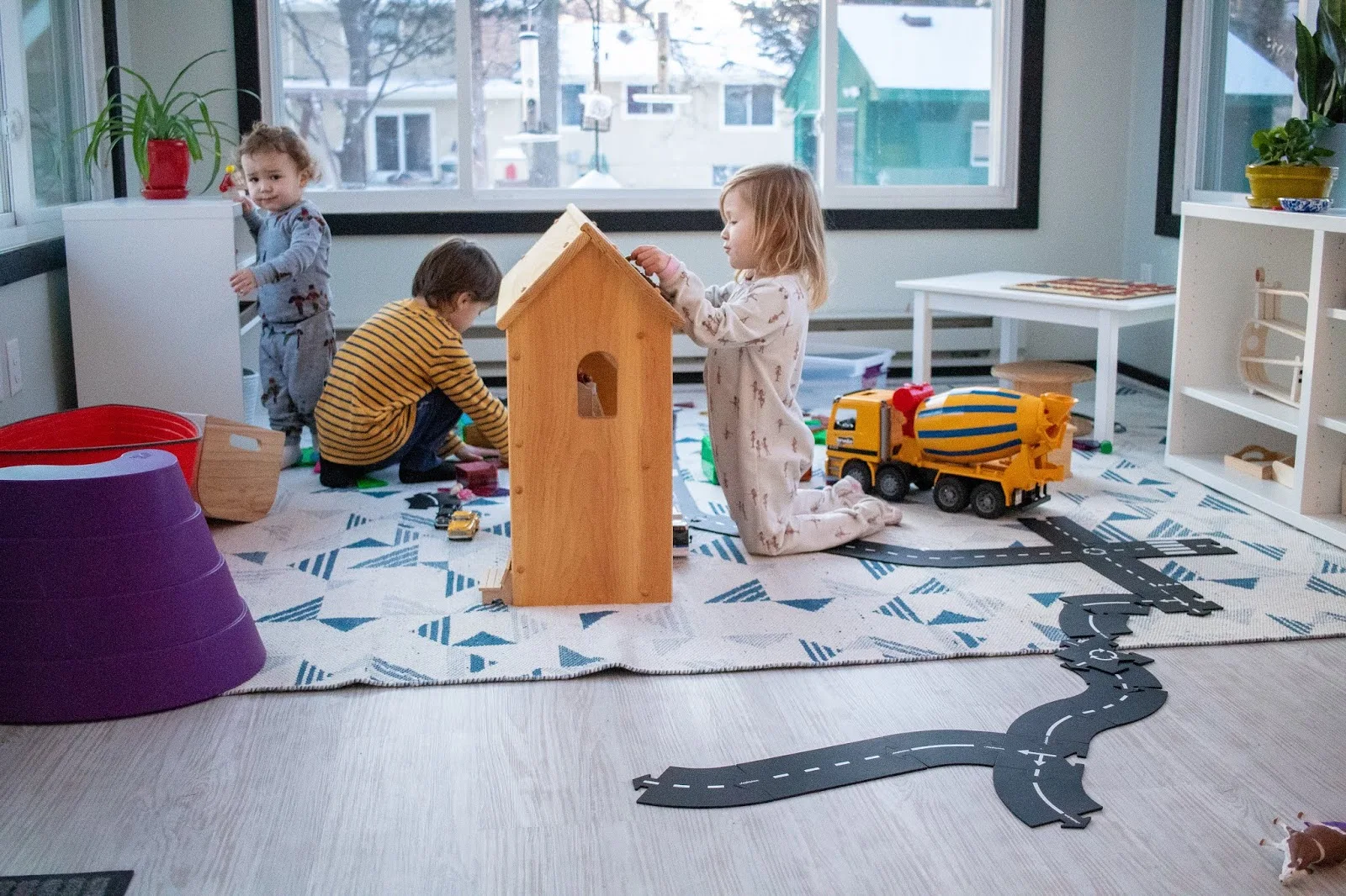 5 tips for making clean up of open ended toys a successful process - here are few things to keep in mind as your children learn to clean up from larger messes.