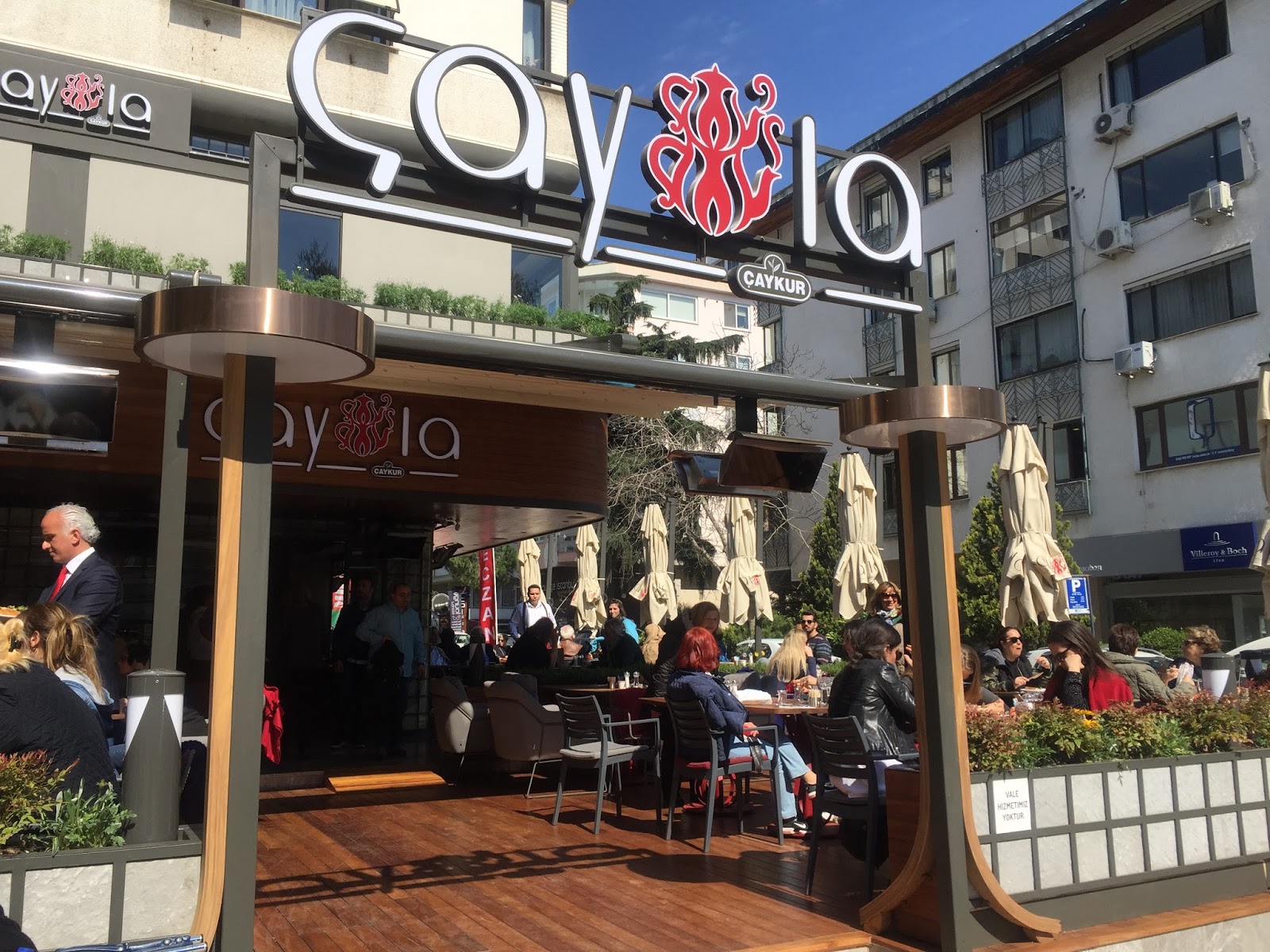 Sonunda Bağdat Caddesi� nden Çay Kokuları Yükseliyor 2tek1çift Neredeyiz?