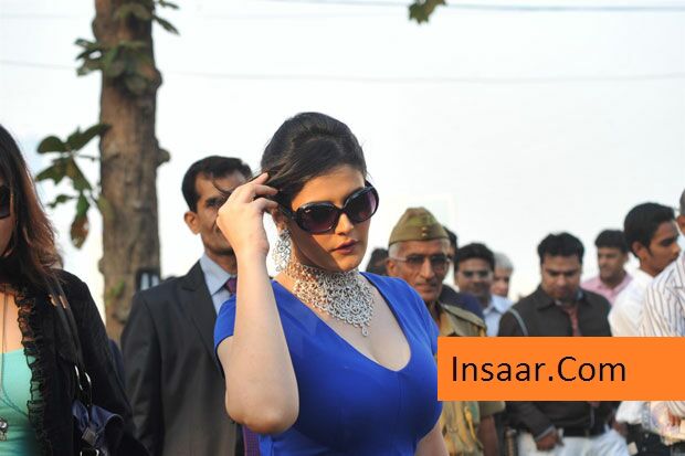 Zarine Khan Hot Photos At Nakshatra Indian Race Sakshi Popstar