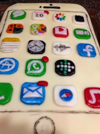 iPhone cake