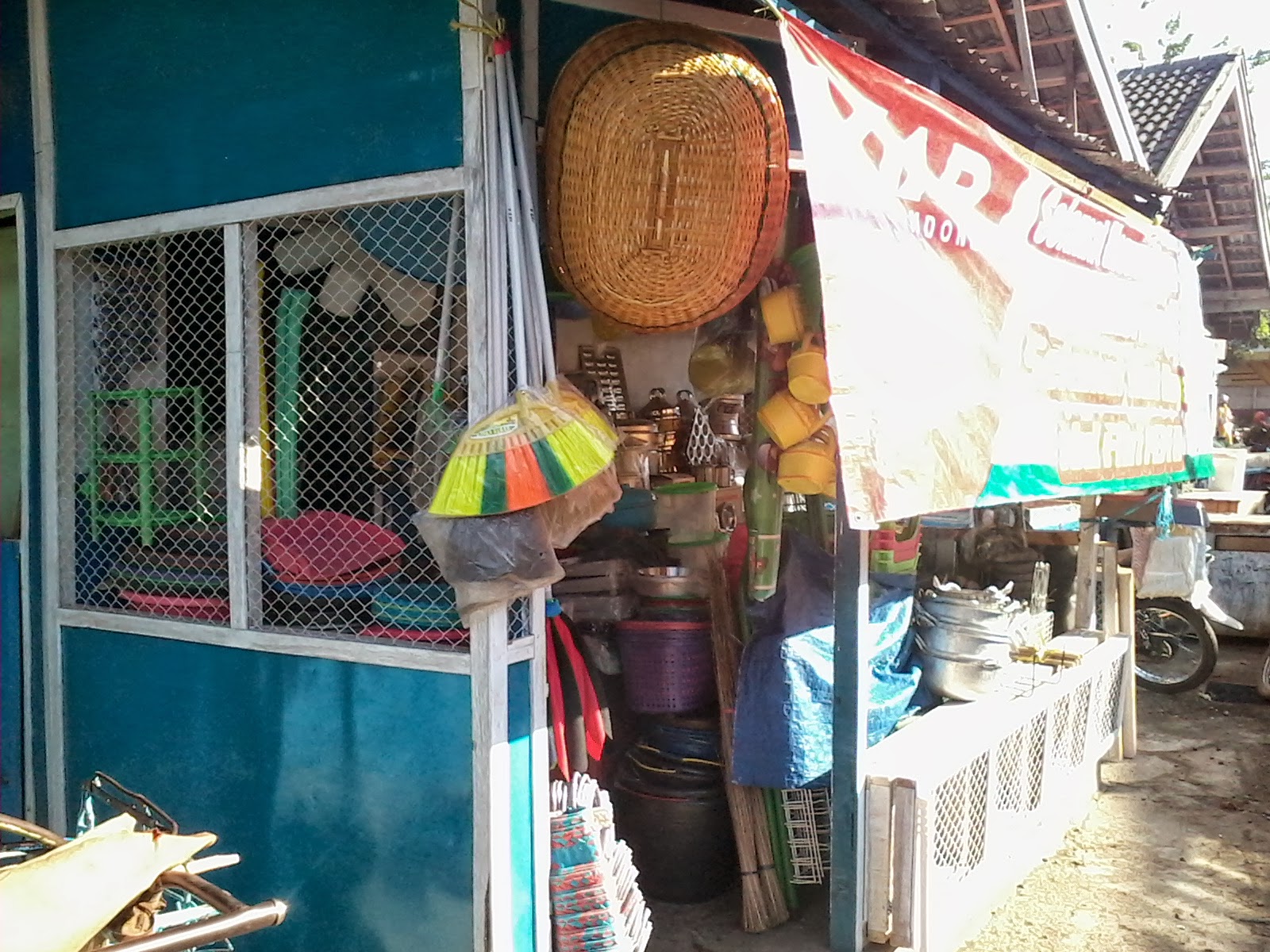 PASAR SENGGOL ARDIREJO SITUBONDO DI BUAT AJANG BUISNIS KEPALA PASAR