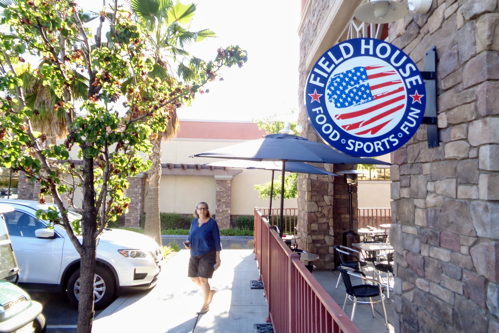 Dean and Mindy walk into a bar We Walk into a Sports Bar and Leave a