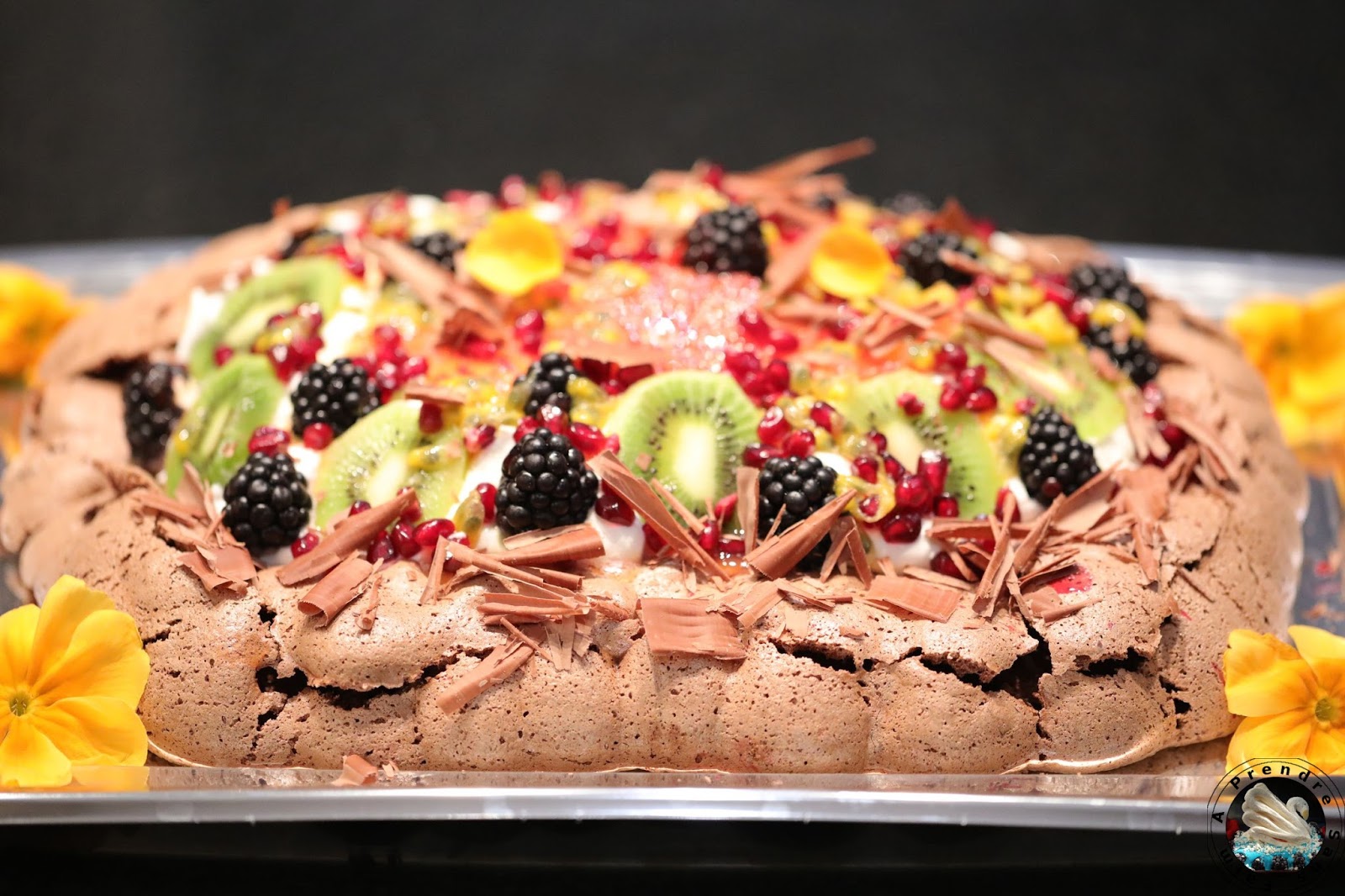 Pavlova au chocolat et aux fruits A Prendre Sans Faim