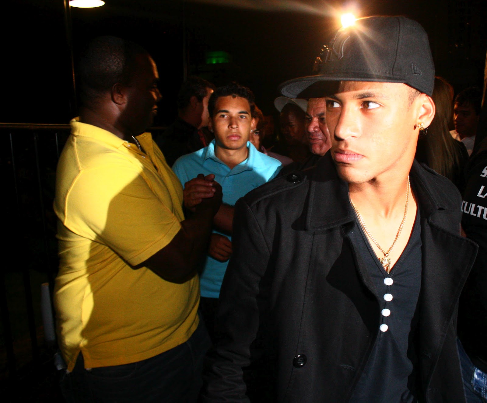 http://2.bp.blogspot.com/-z42ZlnD82ms/UGxCU_vP5yI/AAAAAAAAIcY/9pC7-OrlkWo/s1600/Neymar+Disco+Party.jpg