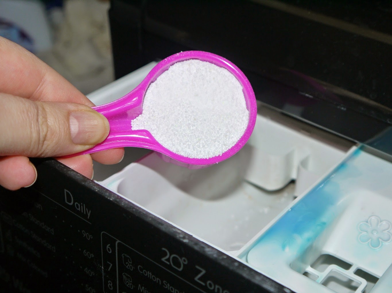 Inside the Wendy House Making whites three shades whiter Vanish Gold