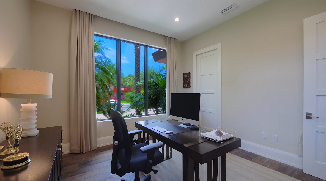 44 Photos vs. 919 S Southlake Dr, Hollywood, FL Luxury Home Interior Design Tour