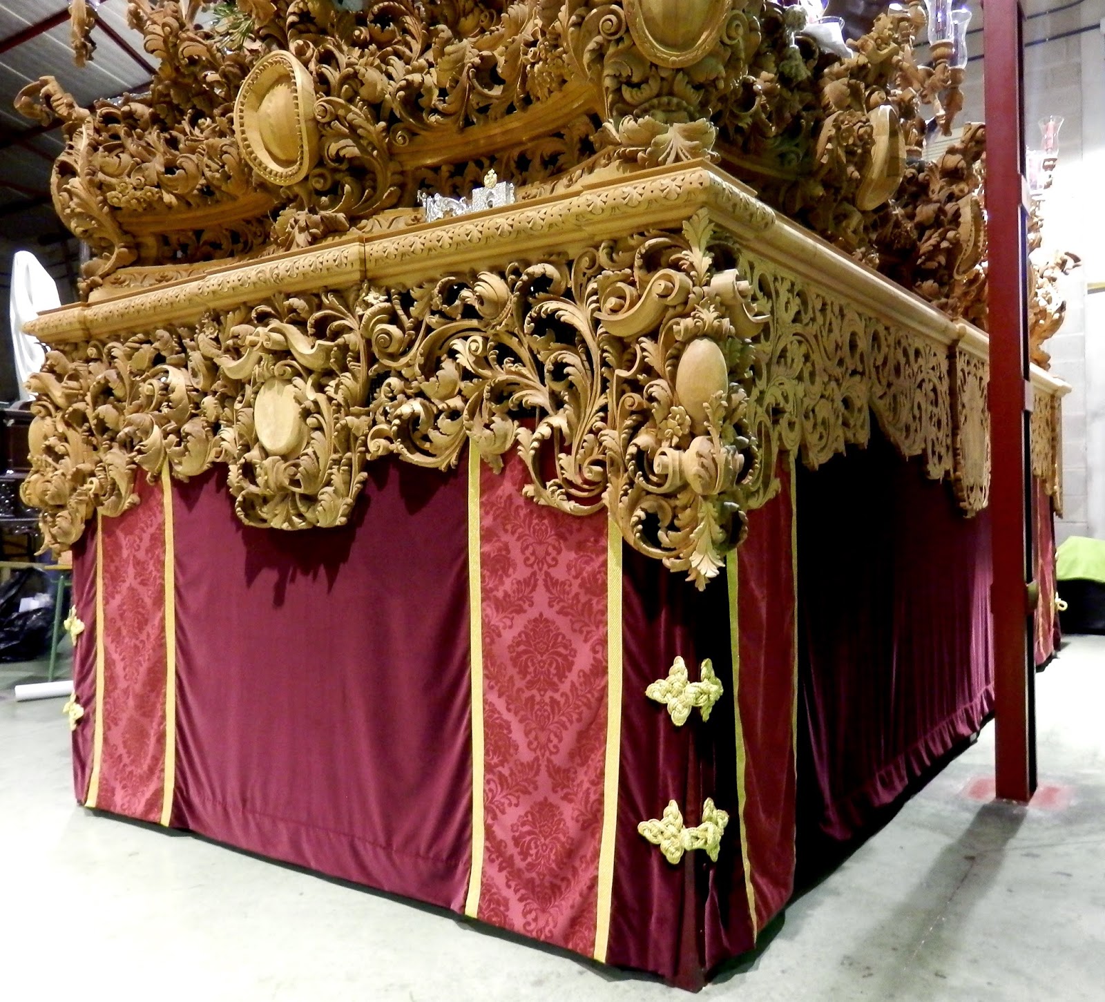 COFRADÍA DE LA FLAGELACIÓN LOS NUEVOS FALDONES DEL PASO DEL SEÑOR