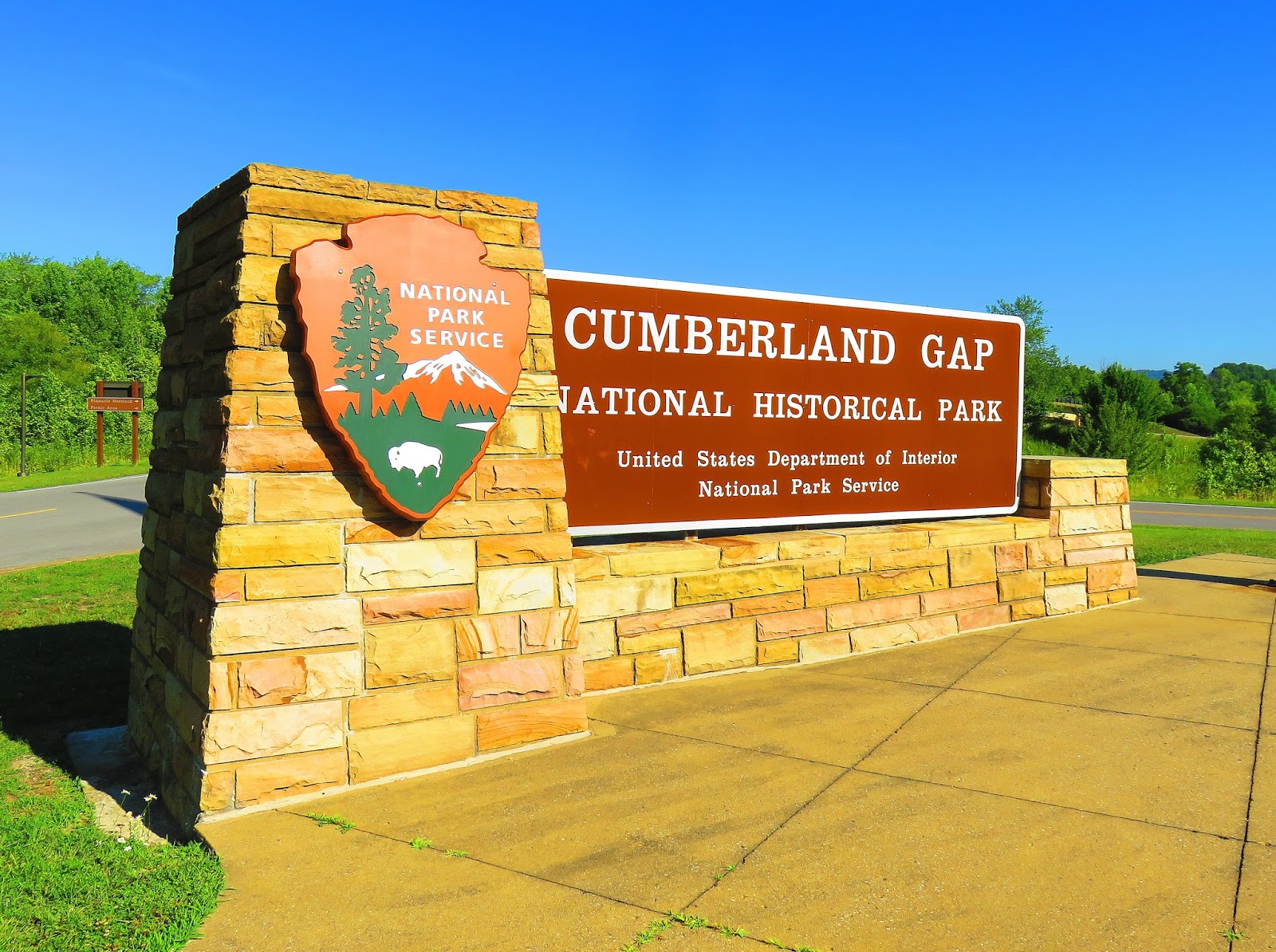 Cumberland gap перевод. Камберленд гэп. Cumberland (Камберленд). Ущелье Камберленд. Cumberland gap National historical Park.