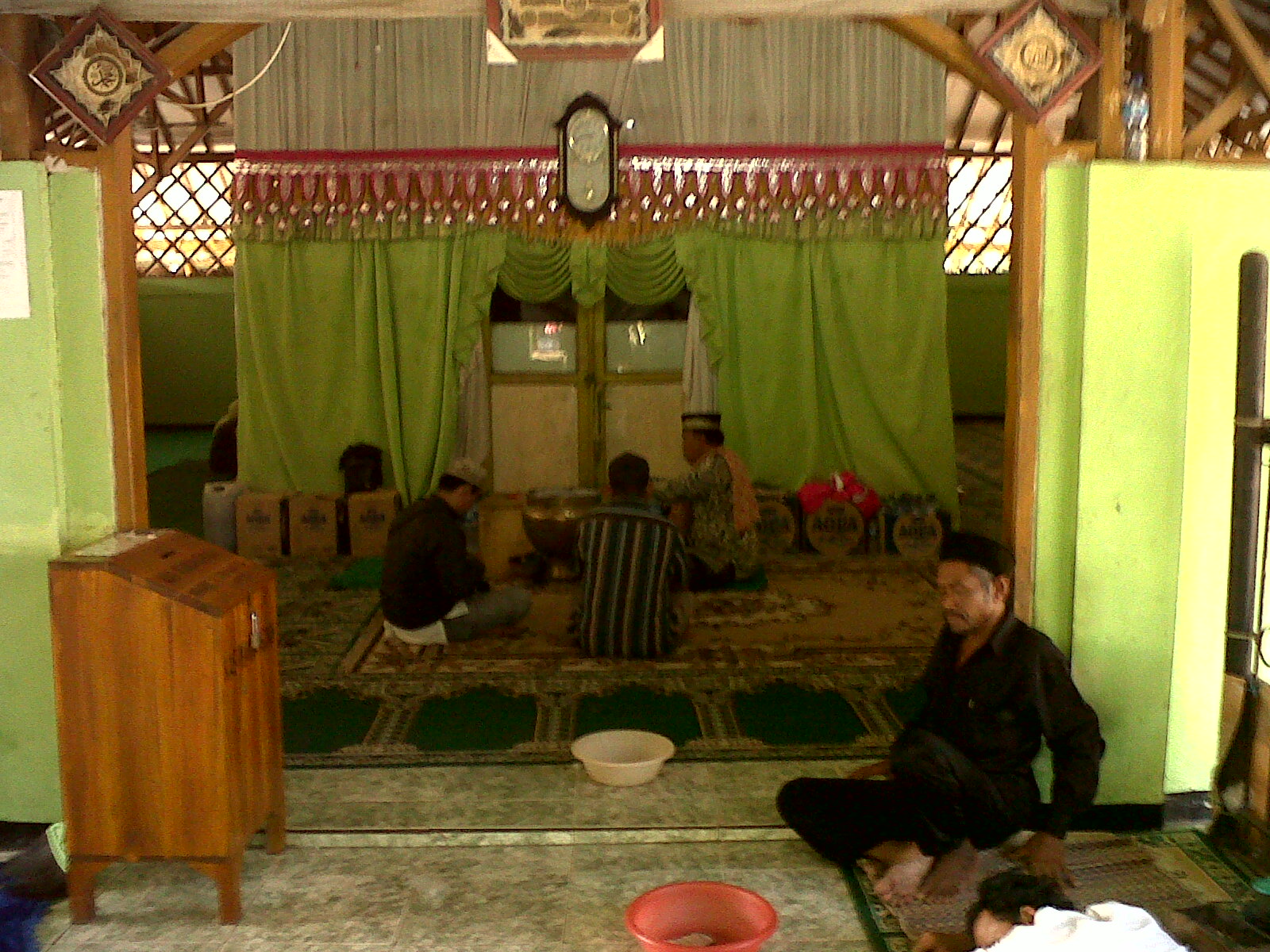 MAKAM SYEKH QURO PULOBATA KARAWANG AMALIYAH WALI MAKHTUM