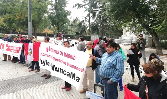 Peruanos en Madrid protestan por César Hinostroza