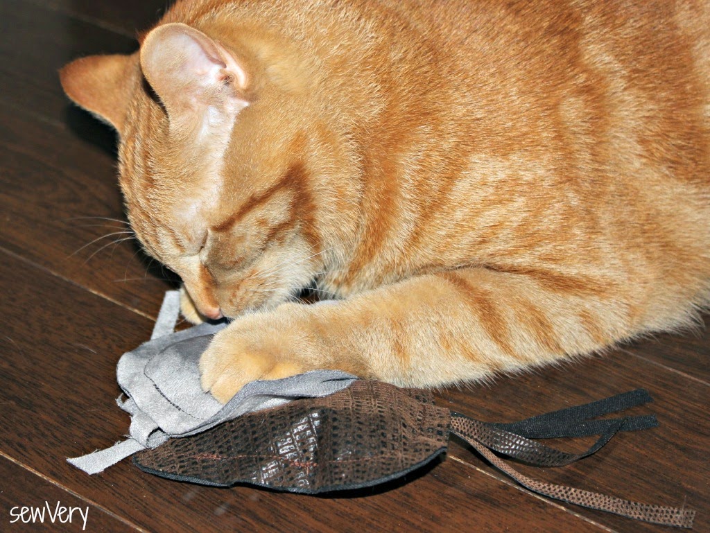 sewVery Purrfect Cat Toy Tutorial