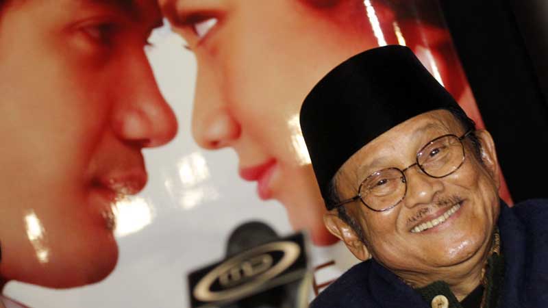 Habibie & Ainun | Awin Language