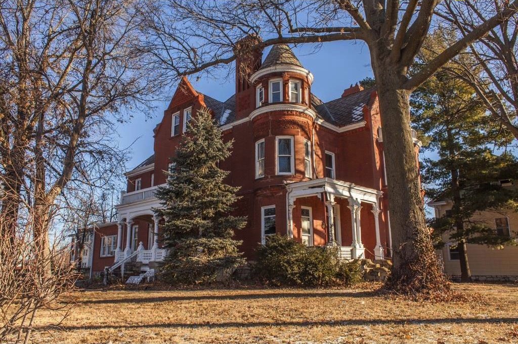 Sweet House Dreams Watson House, 1880 Queen Anne Victorian in