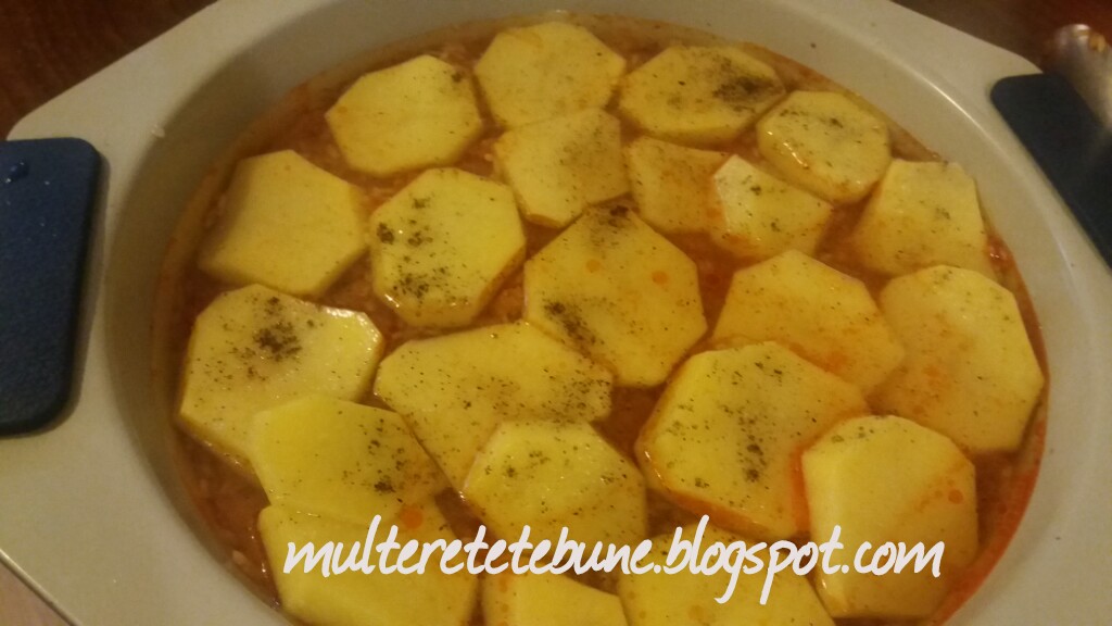 RETETE Pilaf taranesc cu cartofi la cuptor