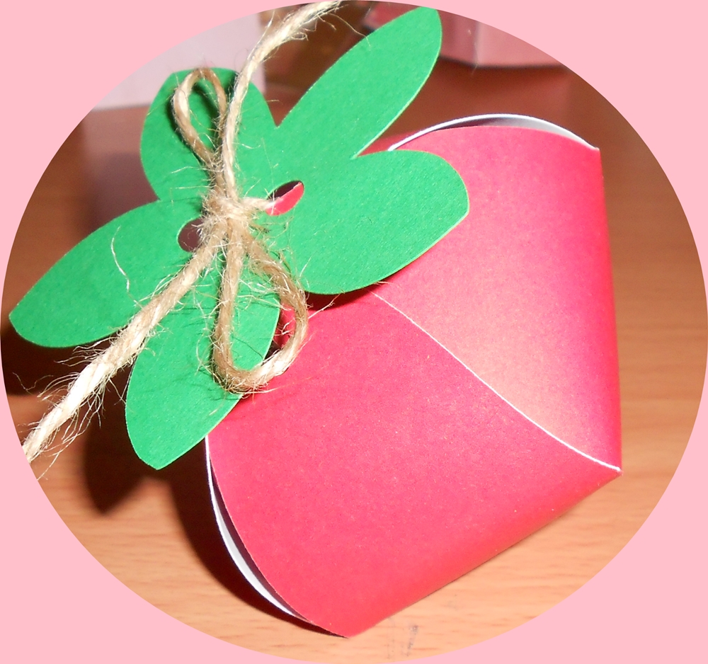 crEATive hAYes crEATions Strawberry boxes