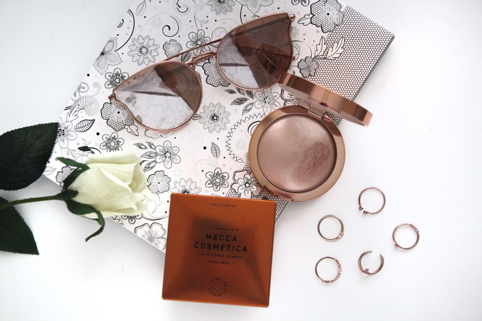 Review BEST HIGHLIGHTER EVER Mecca Lit from Within ♥ ♥ Beautifying