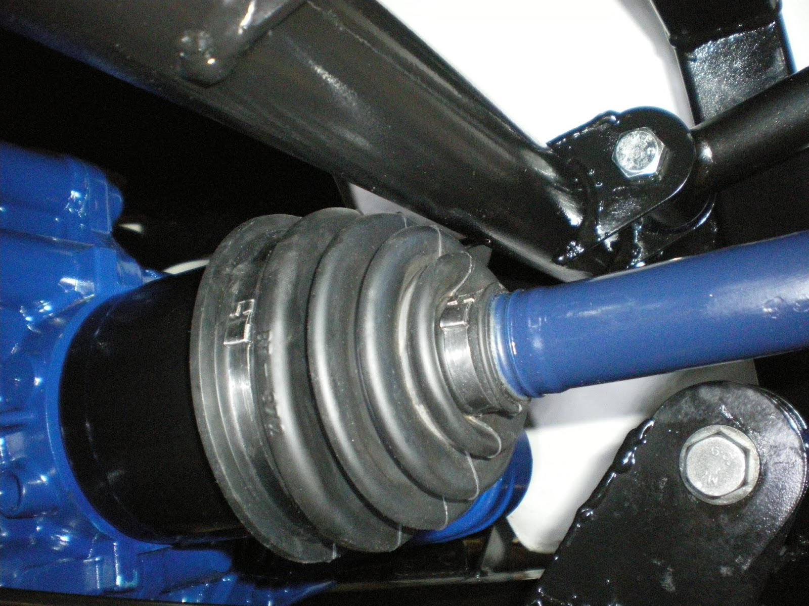 Classic Revival AC Cobra Replica SC 427 Both of the rear axles fitted