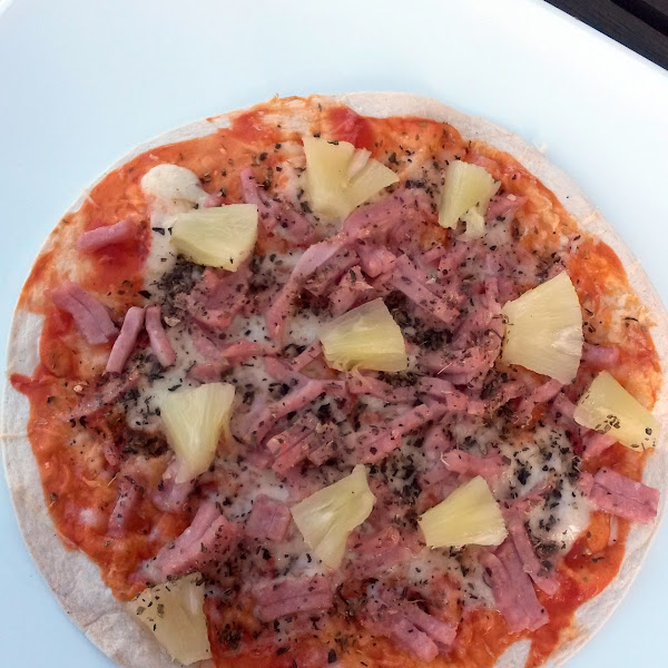 Kiire pitsa tortillapõhjal