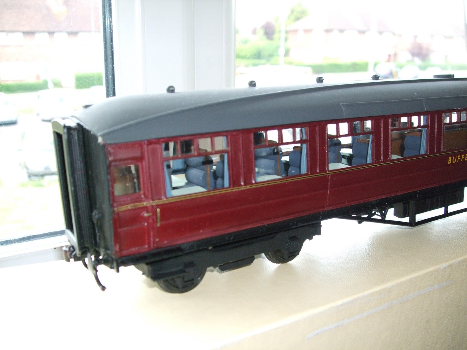 GEOFF TYLER - RAILWAY MODELLER: O GAUGE BUFFET COACH LNER/BR MAROON ...
