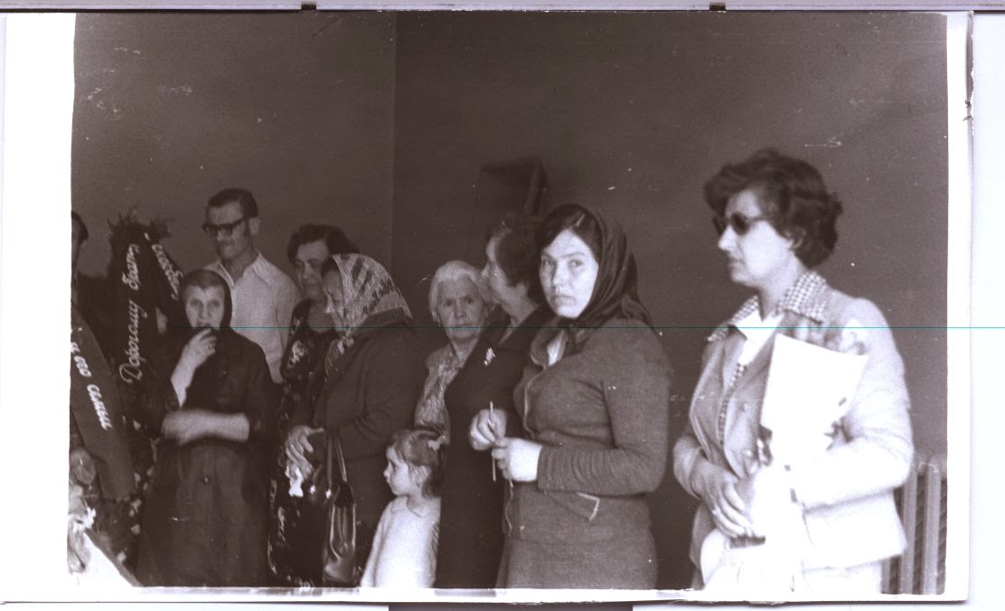 Grandfather Alexei Marcov's funeral, Chisinau,1981, his sister Jenia Markova, Nana,Valentina Vatava