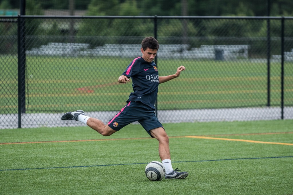Pengertian Menendang Bola Dalam Permainan Sepak Bola - Edukasi Center