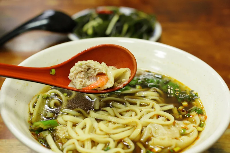 三峽介壽國小前小吃|臻品牛肉麵館