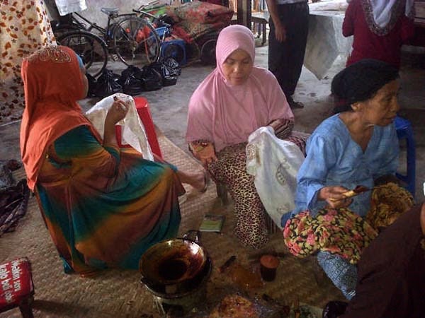 kursus batik tulis sutera kursus batik tulis sutera