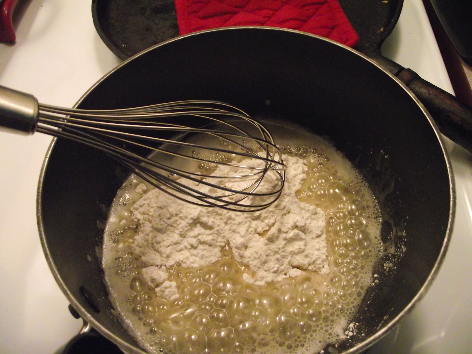 Smiley's Kitchen: Making Gravy - White Cream Gravy