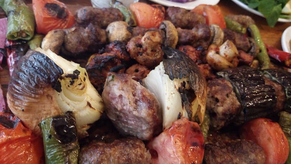 Haydi Takilin Pesime Sizi Kebapciya Goturuyorum Dilek Le Mutfakta