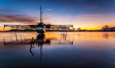 Senja di Pelabuhan Sape Senja di Pelabuhan Sape perahu