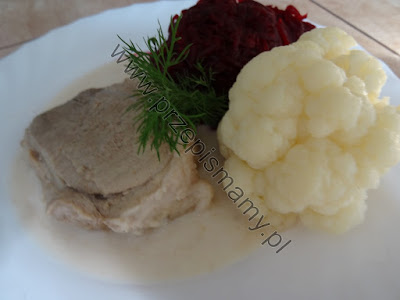 Łopatka gotowana w sosie chrzanowym Łopatka gotowana w sosie chrzanowym
