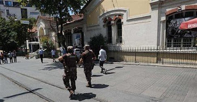 ΠΥΡΟΒΟΛΙΣΜΟΙ ΣΤΗΝ ΚΩΝΣΤΑΝΤΊΝΟΥΠΟΛΗ  