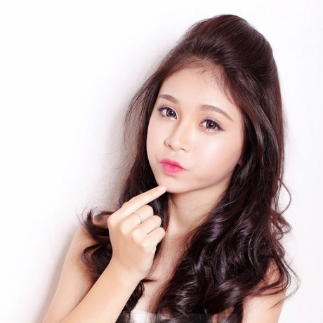 Bí kíp tạo tóc mái lệch phồng đẹp mê hồn cho bạn gái không cần ra tiệm - Ảnh 7 Bi kip tao toc mai lech phong dep me hon cho ban gai khong can ra tiem - Anh 7