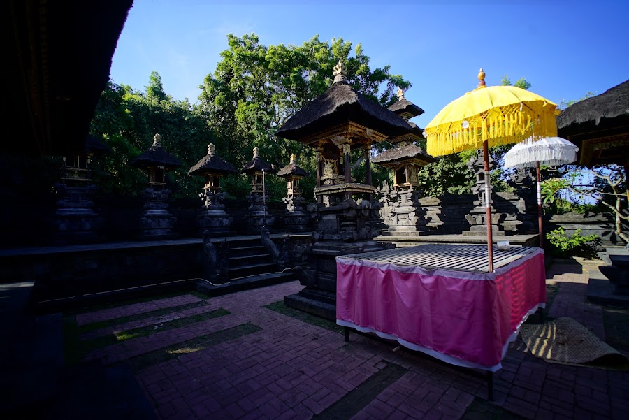 Pura Goa Lawah, bat cave temple in Bali