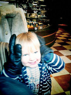 big gloves small child