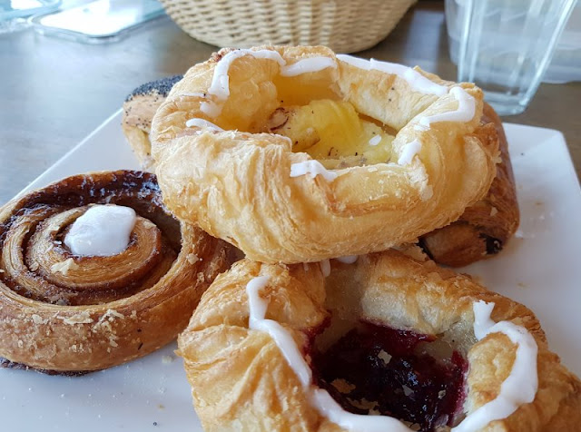 Vom Glück der Anreise nach Dänemark. Dänisches Gebäck und Kaffee gehören nach der Ankunft einfach dazu.