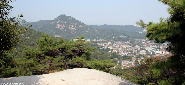 Bugaksan vista desde la montaña Inwangsan
