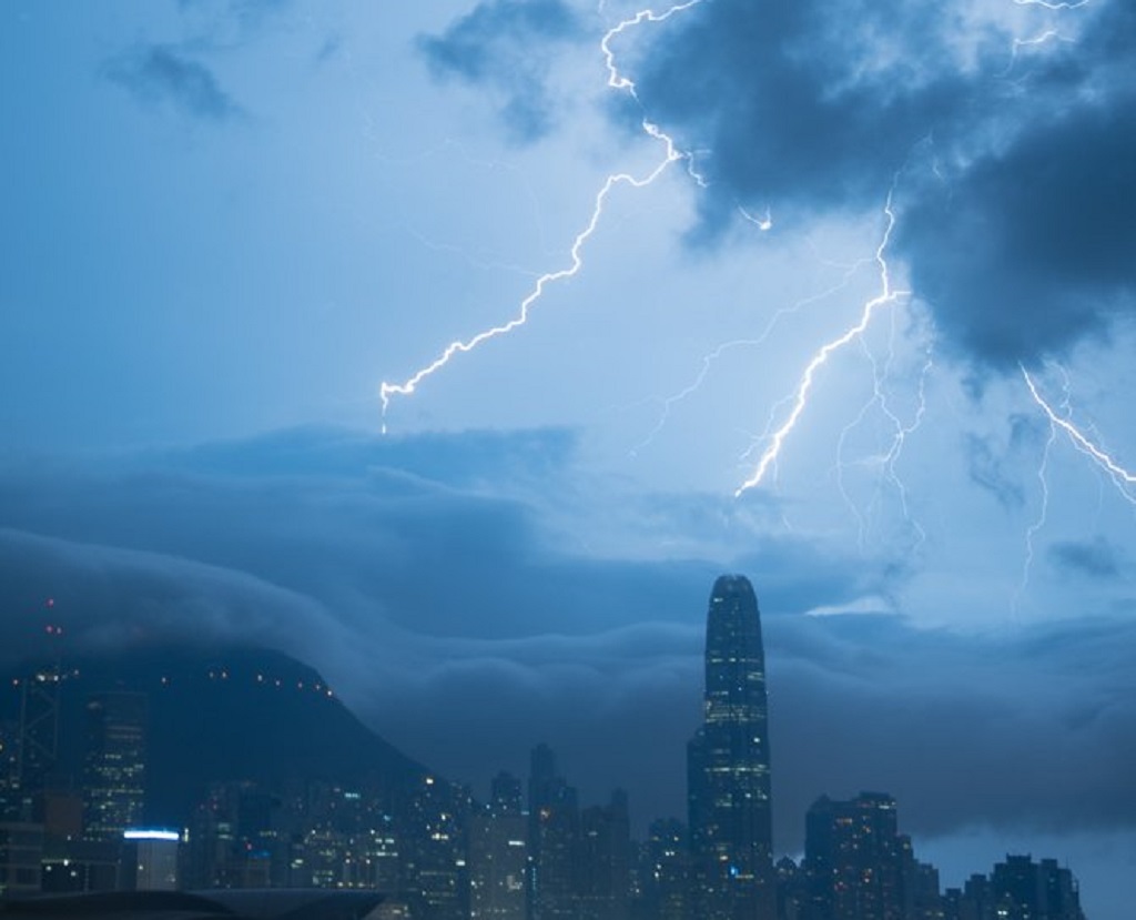 The Big Wobble A new record Ten thousand lightning flashes lit up