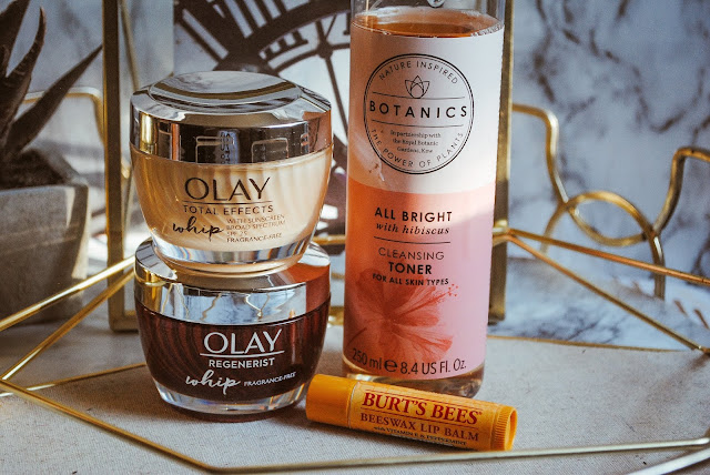 One of the ways I make sure I give my skin a little TLC everyday is by keeping my favorite products on my bedside table. I like to keep my morning and night routines short and simple and these are the products that help with that. Keep reading for more on the 5 skincare products I always keep on my bedside table for a quick and easy pamper session! #olay #burtsbees #peterthomasroth #botanics #avyaskincare #skincareroutine