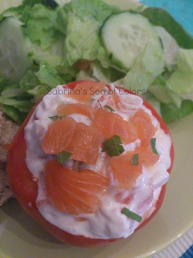 tomates rellenos de queso y salmón