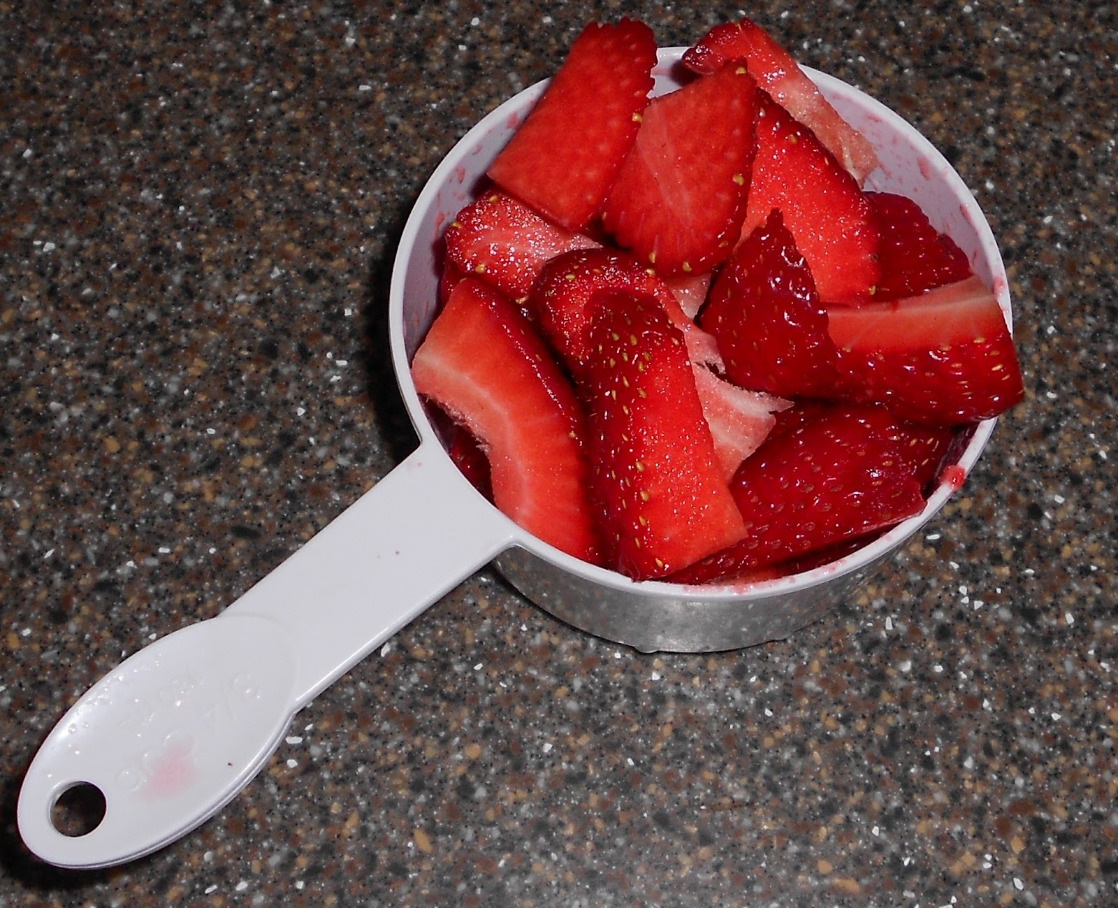 Baking Banquet FROSTY STRAWBERRY DAIQUIRI PIE (non alcoholic) with