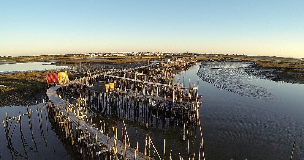 Porto palafítico da Carrasqueira Imagens aéreas através de quadricopetero